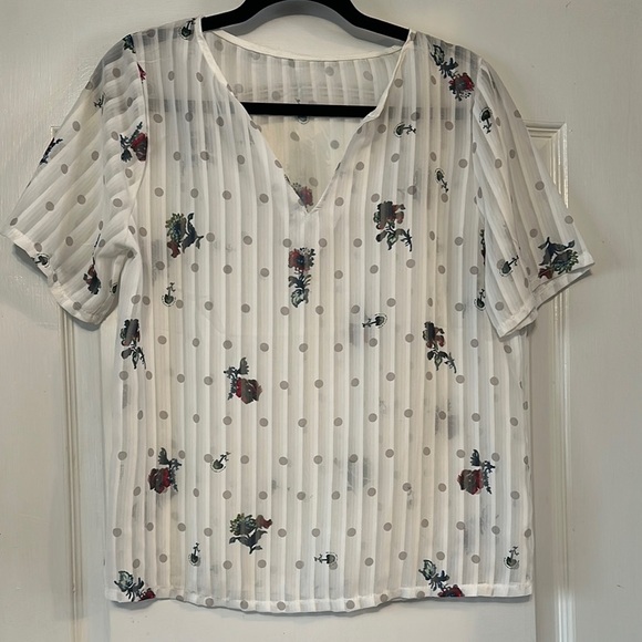 White and Red Blouse with Stylish Design and Comfortable Fit - Picture 1 of 7